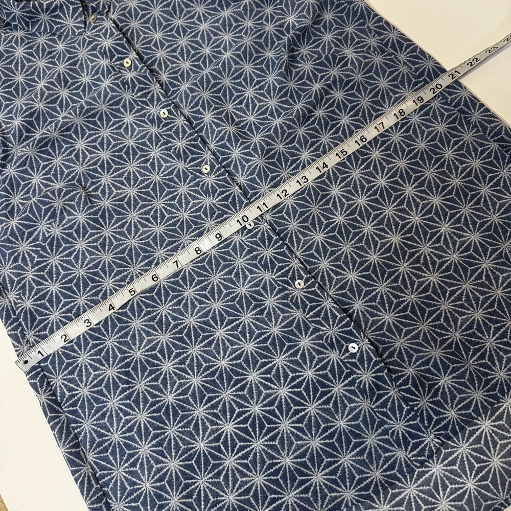 H&M Blue Geometric Button Down Shirt 6 - Picture 5 of 6